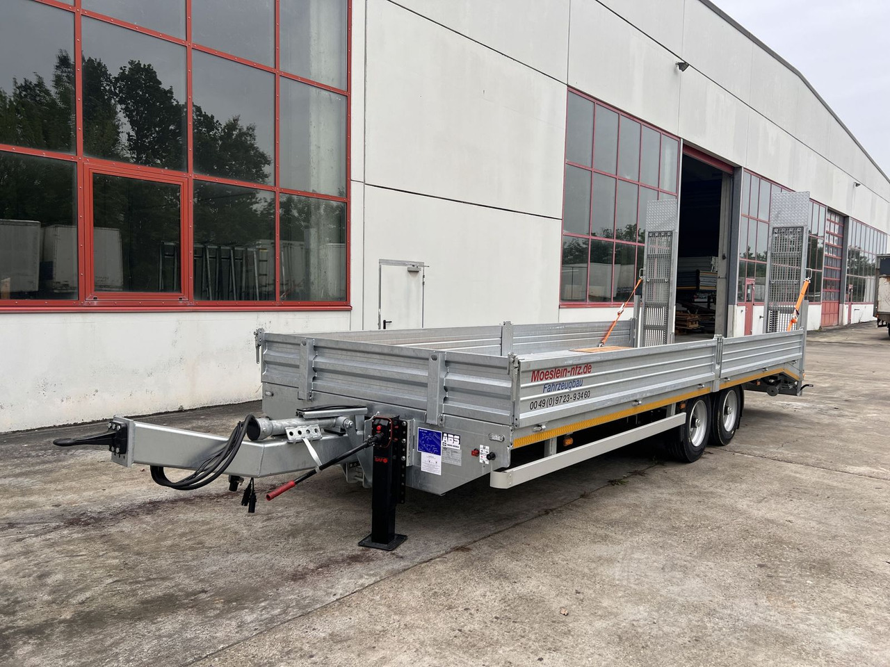 Möslein Neuer Tandemtieflader, 7,28 m Ladefläche - קרון נגרר עם מטען נמוך: תמונה 2 Möslein Neuer Tandemtieflader, 7,28 m Ladefläche - קרון נגרר עם מטען נמוך: תמונה 2