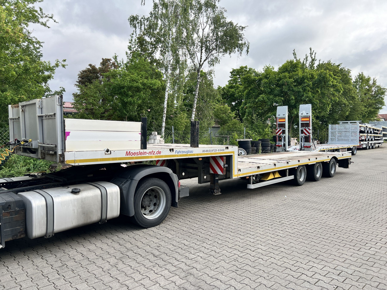 Möslein STO 3 Schwebheim 3 Achs Satteltieflader - סמיטריילר עם מטען נמוך: תמונה 3 Möslein STO 3 Schwebheim 3 Achs Satteltieflader - סמיטריילר עם מטען נמוך: תמונה 3