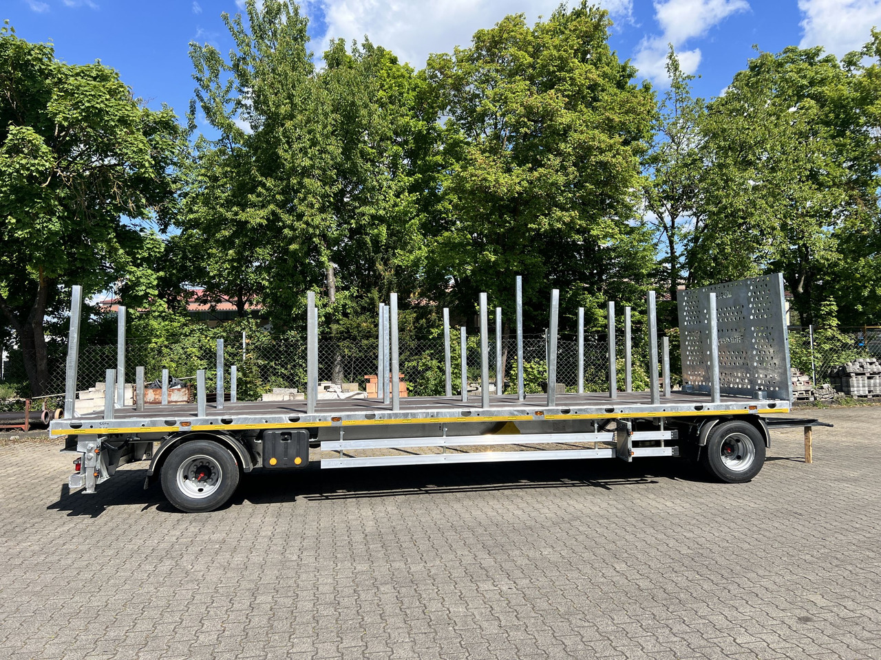 Möslein T 2 Plato 7,60 m 2 Achs Jumbo- Plato- Anhänger - קרון נגרר צד נופל/ שטוח: תמונה 4 Möslein T 2 Plato 7,60 m 2 Achs Jumbo- Plato- Anhänger - קרון נגרר צד נופל/ שטוח: תמונה 4