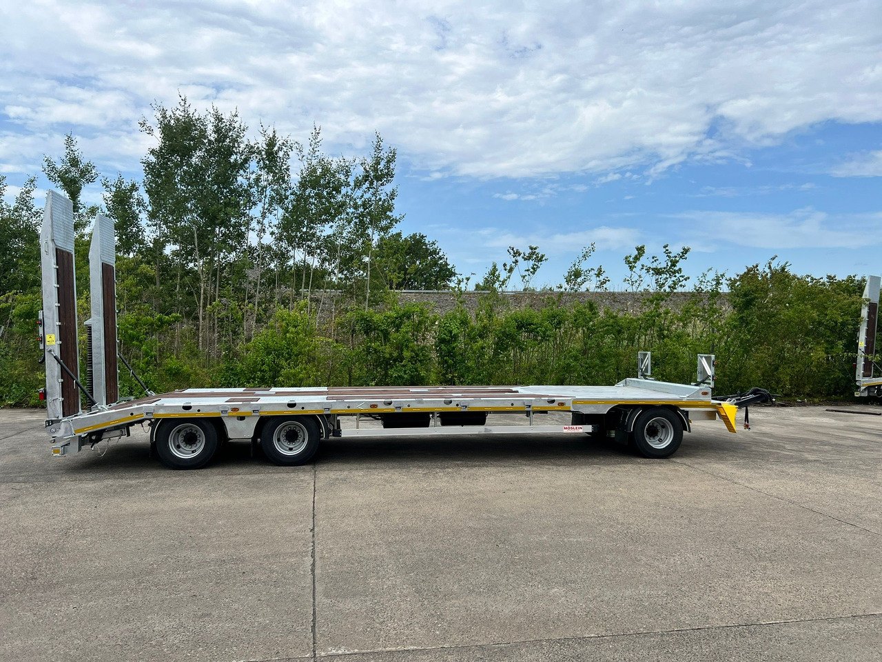 Möslein T 3-8,20 P VB H1 3 Achs Tieflader mit gerader Ladefläche 8,10 m, Neufahrzeug - קרון נגרר עם מטען נמוך: תמונה 1 Möslein T 3-8,20 P VB H1 3 Achs Tieflader mit gerader Ladefläche 8,10 m, Neufahrzeug - קרון נגרר עם מטען נמוך: תמונה 1