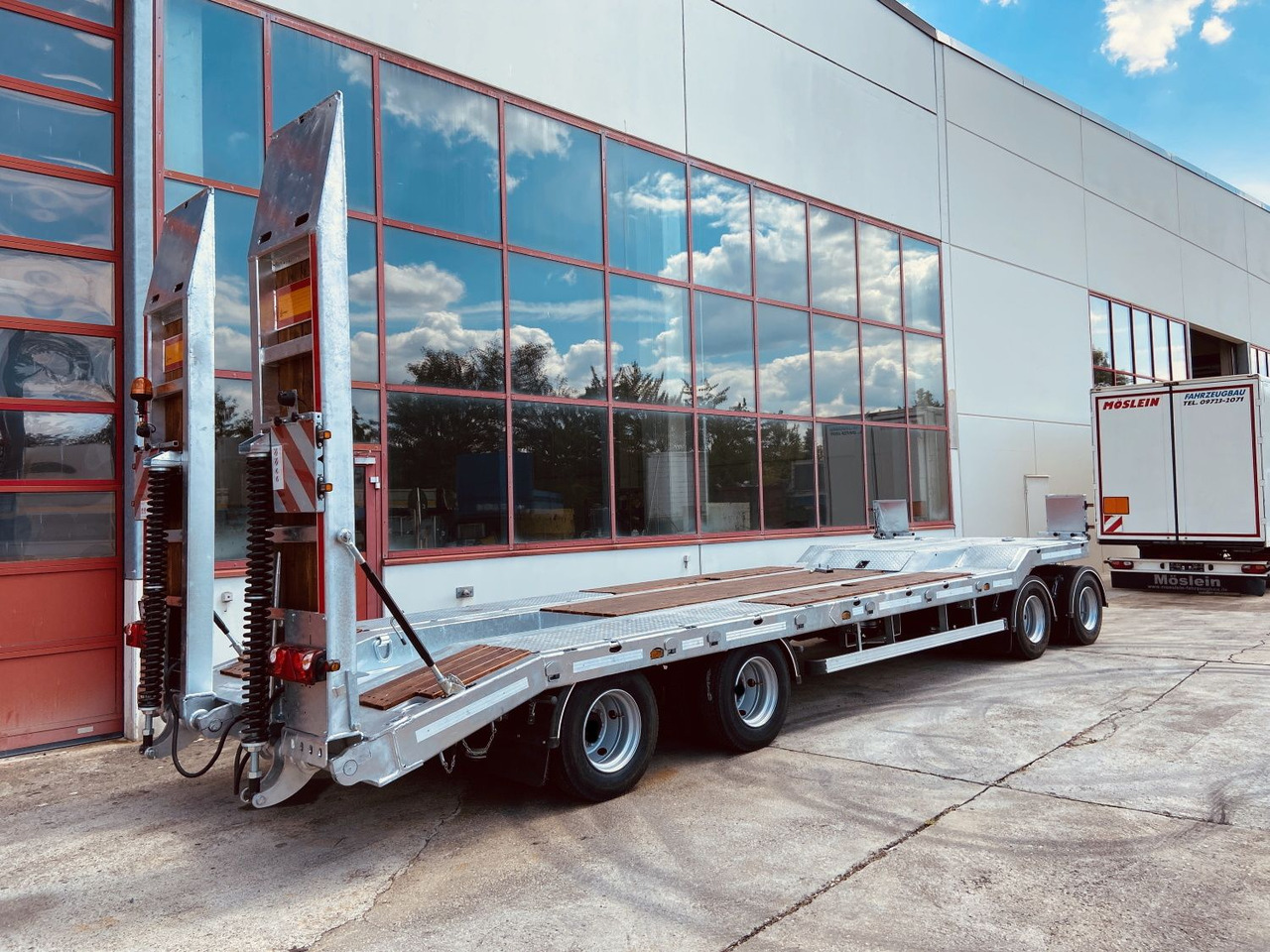 Möslein T 4 VB F 4 Achs Tieflader- Anhänger, Neufahrzeug - קרון נגרר עם מטען נמוך: תמונה 3 Möslein T 4 VB F 4 Achs Tieflader- Anhänger, Neufahrzeug - קרון נגרר עם מטען נמוך: תמונה 3