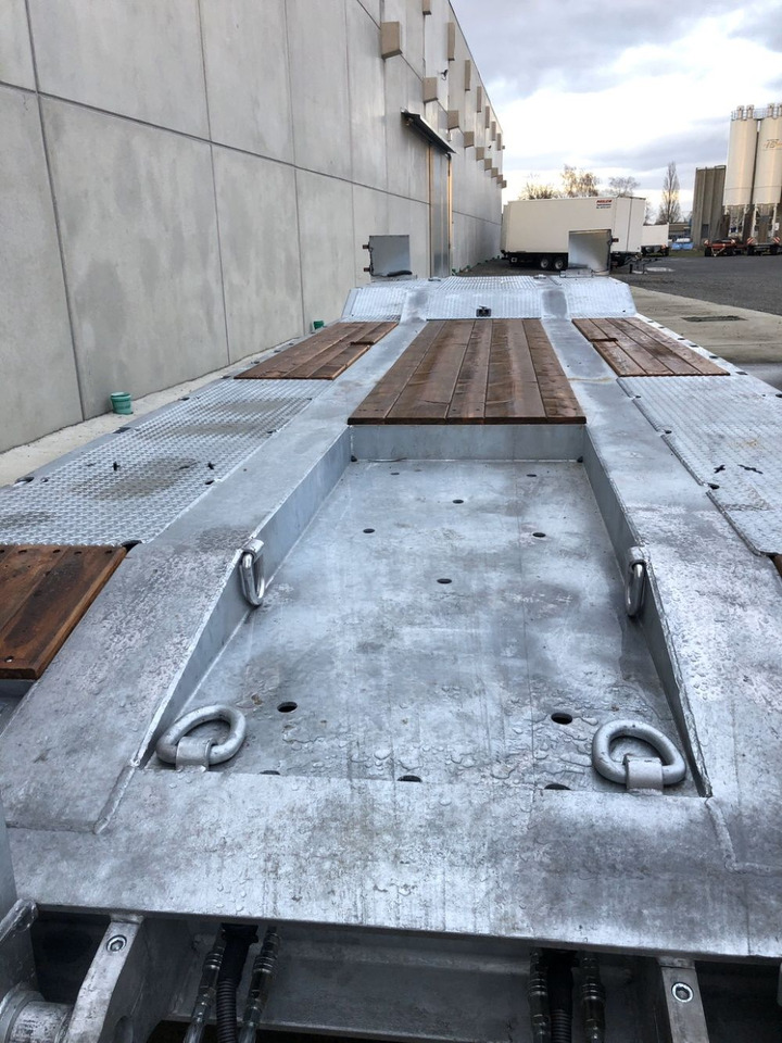 Möslein T 4 VB H1 1 neuer 4 Achs Tieflader hydraulischen Rampen - קרון נגרר עם מטען נמוך: תמונה 2 Möslein T 4 VB H1 1 neuer 4 Achs Tieflader hydraulischen Rampen - קרון נגרר עם מטען נמוך: תמונה 2