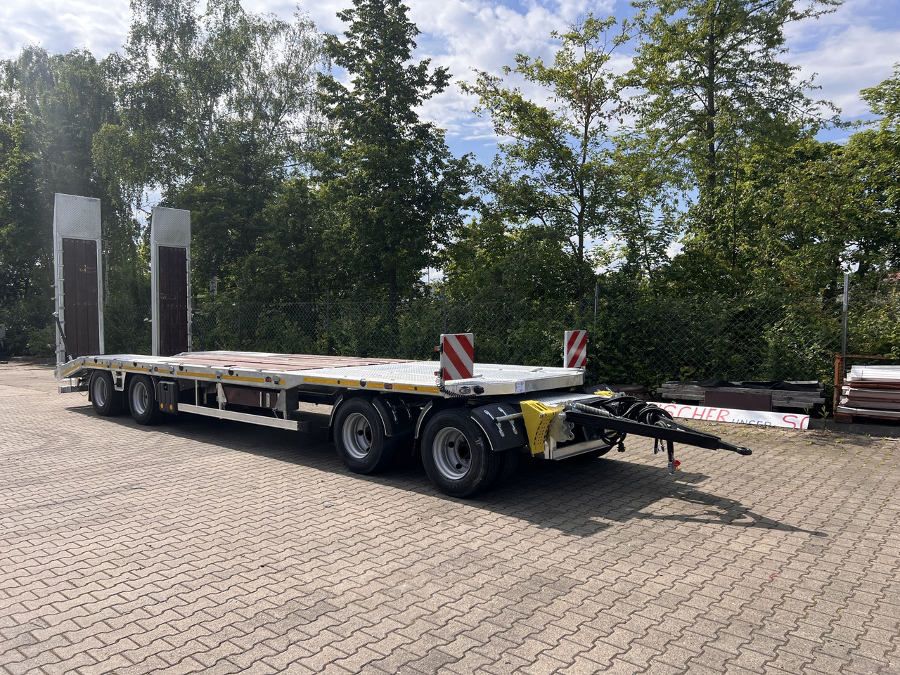 Möslein T4 VB H1 gerade  neuer 4 Achs Tieflader gerade hydraulischen Rampen - קרון נגרר עם מטען נמוך: תמונה 4 Möslein T4 VB H1 gerade  neuer 4 Achs Tieflader gerade hydraulischen Rampen - קרון נגרר עם מטען נמוך: תמונה 4