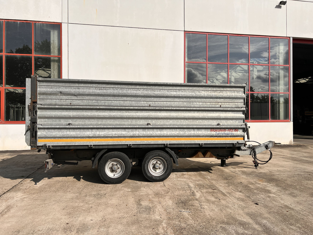 Möslein TDS 13 Schwebheim 13 t Tandemkipper- Tieflader, Aufsatzbordwände - קרון נגרר עם מזהיר: תמונה 3 Möslein TDS 13 Schwebheim 13 t Tandemkipper- Tieflader, Aufsatzbordwände - קרון נגרר עם מזהיר: תמונה 3