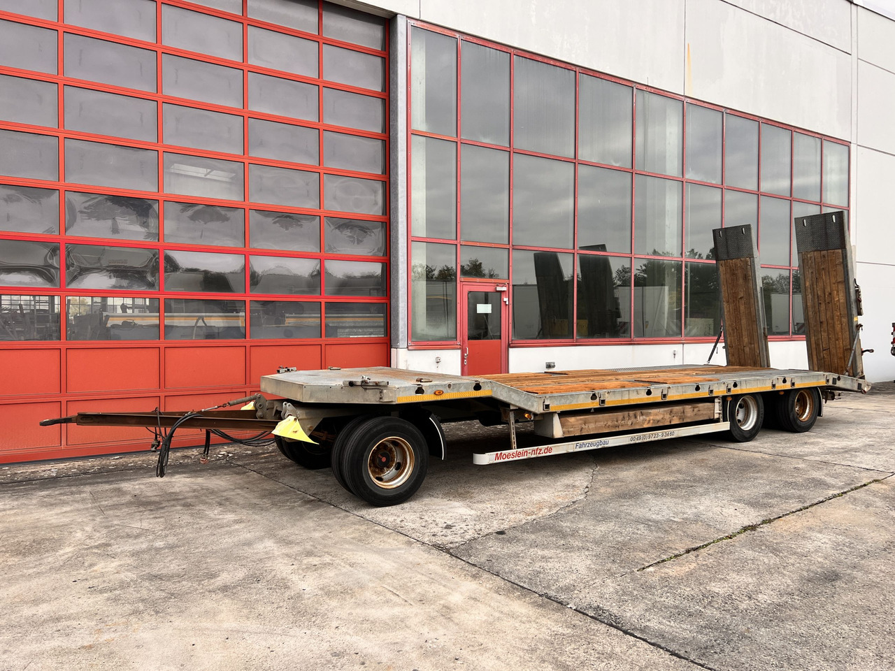 Möslein TF3 Schwebheim 3 Achs Tiefladeranhänger - קרון נגרר עם מטען נמוך: תמונה 5 Möslein TF3 Schwebheim 3 Achs Tiefladeranhänger - קרון נגרר עם מטען נמוך: תמונה 5