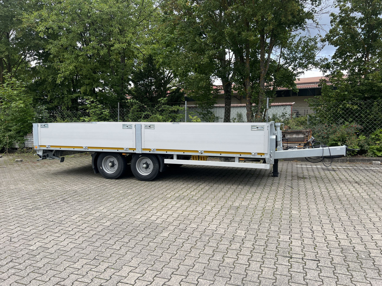 Möslein THT 11- G 7,2 Tandem- Pritschenanhänger- Tieflader - קרון נגרר צד נופל/ שטוח: תמונה 2 Möslein THT 11- G 7,2 Tandem- Pritschenanhänger- Tieflader - קרון נגרר צד נופל/ שטוח: תמונה 2