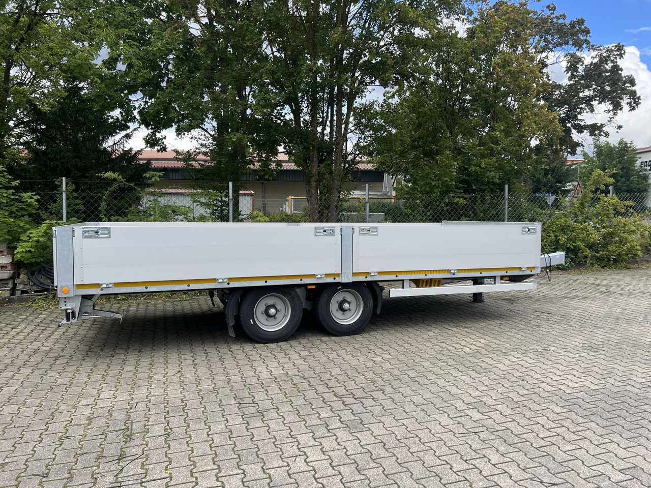 Möslein THT 11- G 7,2 Tandem- Pritschenanhänger- Tieflader - קרון נגרר צד נופל/ שטוח: תמונה 3 Möslein THT 11- G 7,2 Tandem- Pritschenanhänger- Tieflader - קרון נגרר צד נופל/ שטוח: תמונה 3