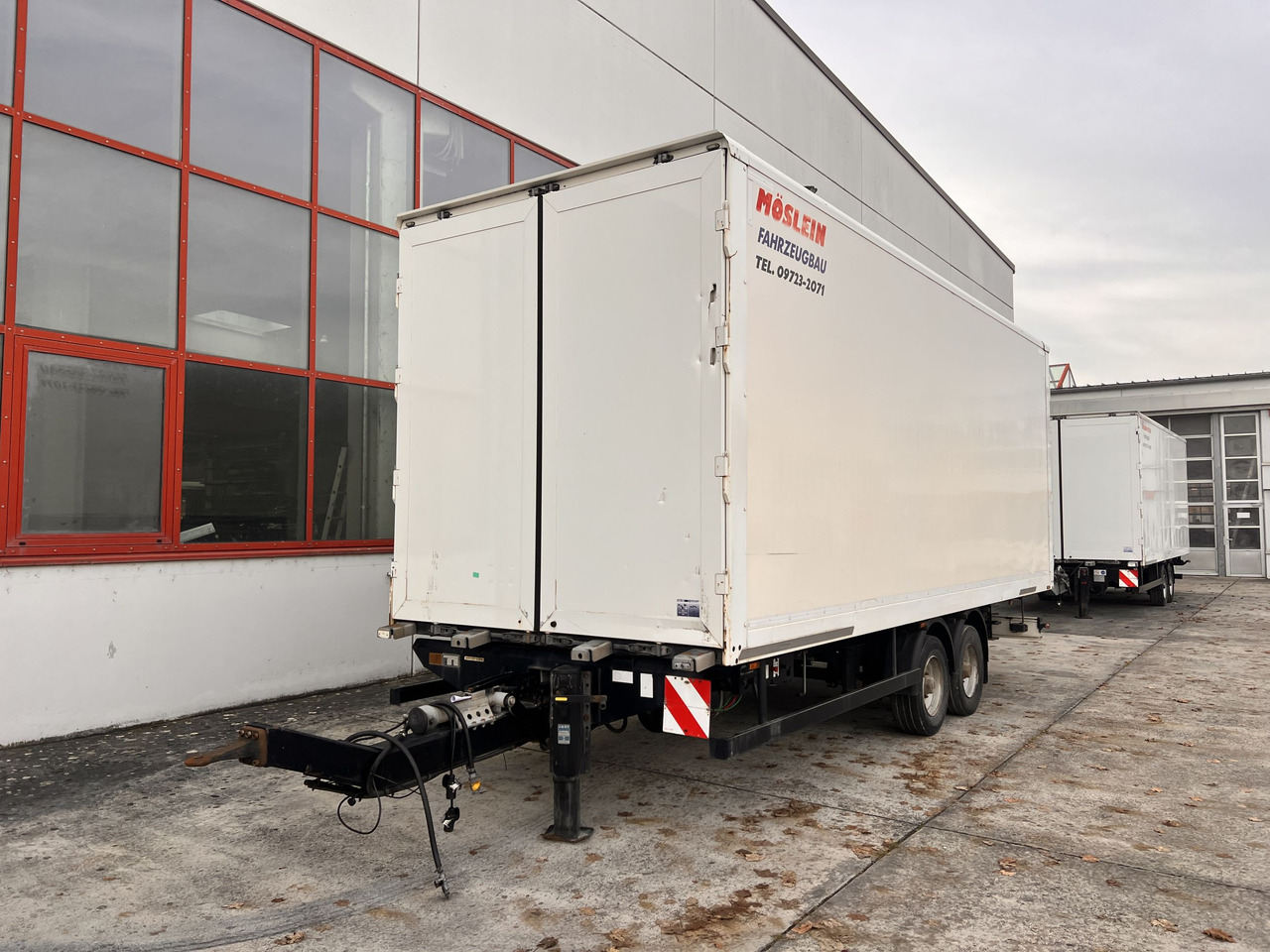 Möslein TKO 105 D Schwebheim Tandem- Koffer- Anhänger, Durchladbar - קרון נגרר בתיבה סגורה: תמונה 3 Möslein TKO 105 D Schwebheim Tandem- Koffer- Anhänger, Durchladbar - קרון נגרר בתיבה סגורה: תמונה 3