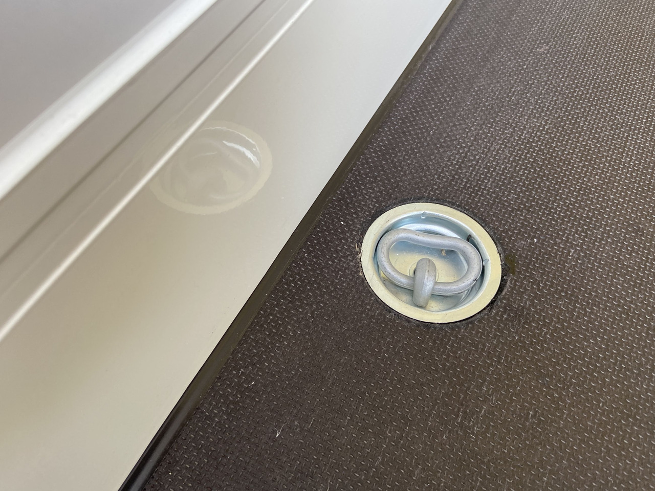 Möslein TKO105 D-L 7 m Tandem Koffer, Ladebordwand 1,5 t + DurchladbarNeufahrzeug -- - קרון נגרר בתיבה סגורה: תמונה 5 Möslein TKO105 D-L 7 m Tandem Koffer, Ladebordwand 1,5 t + DurchladbarNeufahrzeug -- - קרון נגרר בתיבה סגורה: תמונה 5