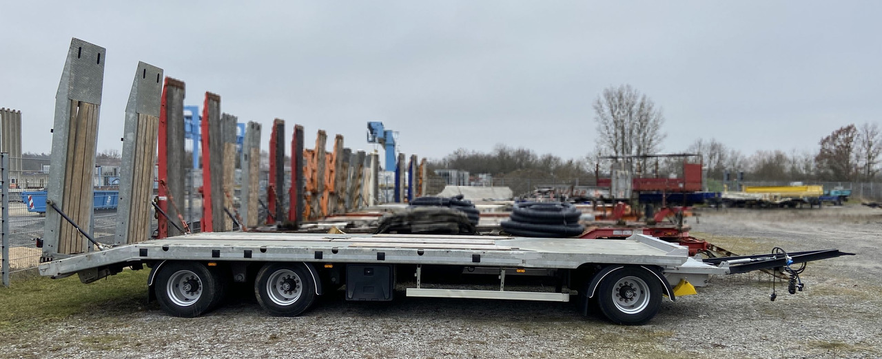 Möslein TO 3 F Schwebheim Neuwertig 3 Achs Tieflader 8,10 m Ladefläche - קרון נגרר עם מטען נמוך: תמונה 3 Möslein TO 3 F Schwebheim Neuwertig 3 Achs Tieflader 8,10 m Ladefläche - קרון נגרר עם מטען נמוך: תמונה 3