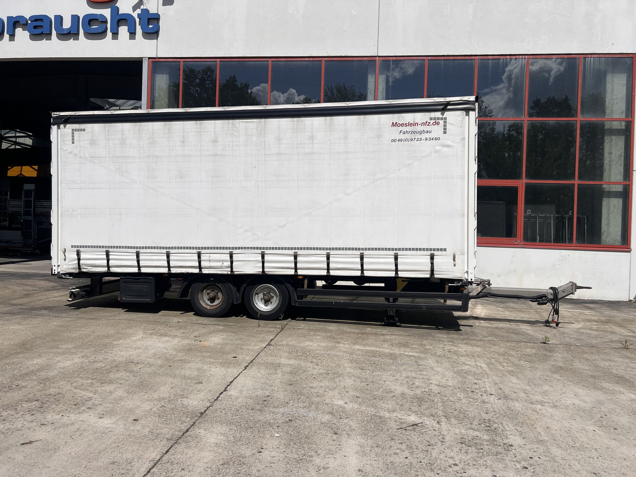 Möslein TPW 105 D Schwebheim Tandemplanenanhänger durchladbar - קרון נגרר עם וילונות צד: תמונה 4 Möslein TPW 105 D Schwebheim Tandemplanenanhänger durchladbar - קרון נגרר עם וילונות צד: תמונה 4