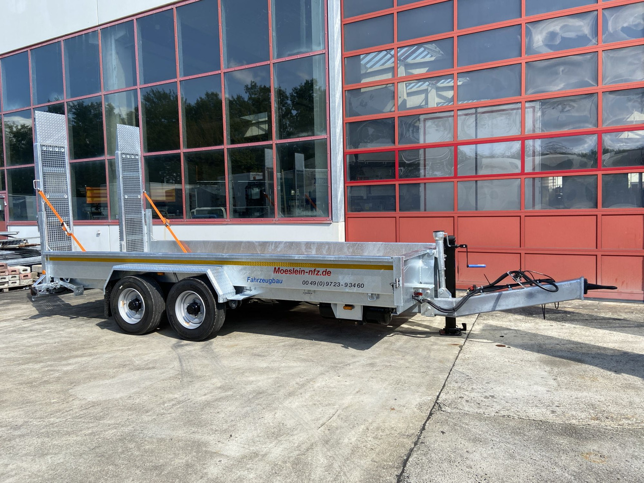 Möslein TT 11-E 5,50 - 2 Tandemtieflader5,50 m x 2 m, Feuerverzinkt - קרון נגרר עם מטען נמוך: תמונה 2 Möslein TT 11-E 5,50 - 2 Tandemtieflader5,50 m x 2 m, Feuerverzinkt - קרון נגרר עם מטען נמוך: תמונה 2