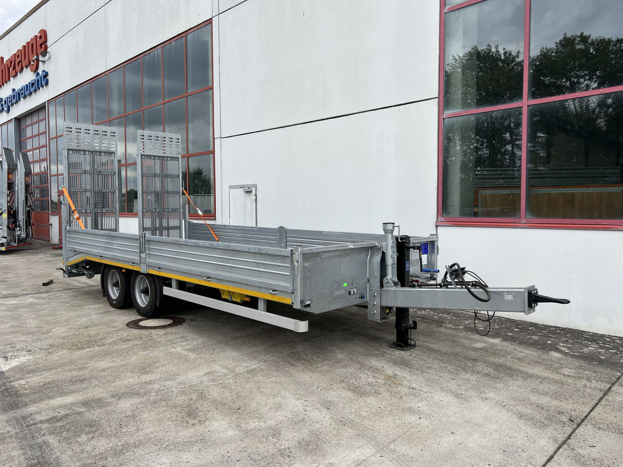 Möslein TT11 BR Neuer Tandemtieflader, breit Rampen - קרון נגרר עם מטען נמוך: תמונה 2 Möslein TT11 BR Neuer Tandemtieflader, breit Rampen - קרון נגרר עם מטען נמוך: תמונה 2