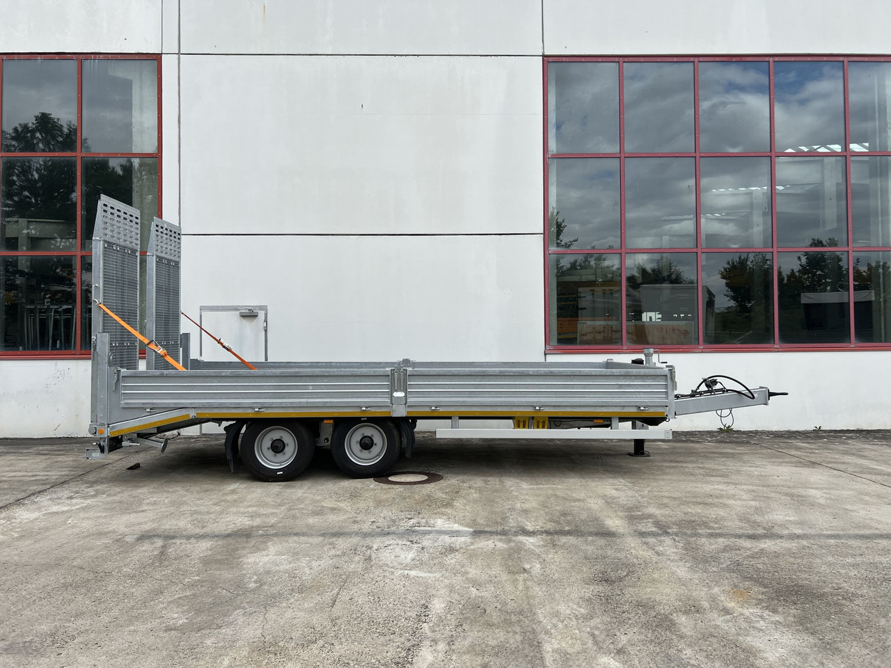 Möslein TT11 BR Neuer Tandemtieflader, breit Rampen - קרון נגרר עם מטען נמוך: תמונה 1 Möslein TT11 BR Neuer Tandemtieflader, breit Rampen - קרון נגרר עם מטען נמוך: תמונה 1