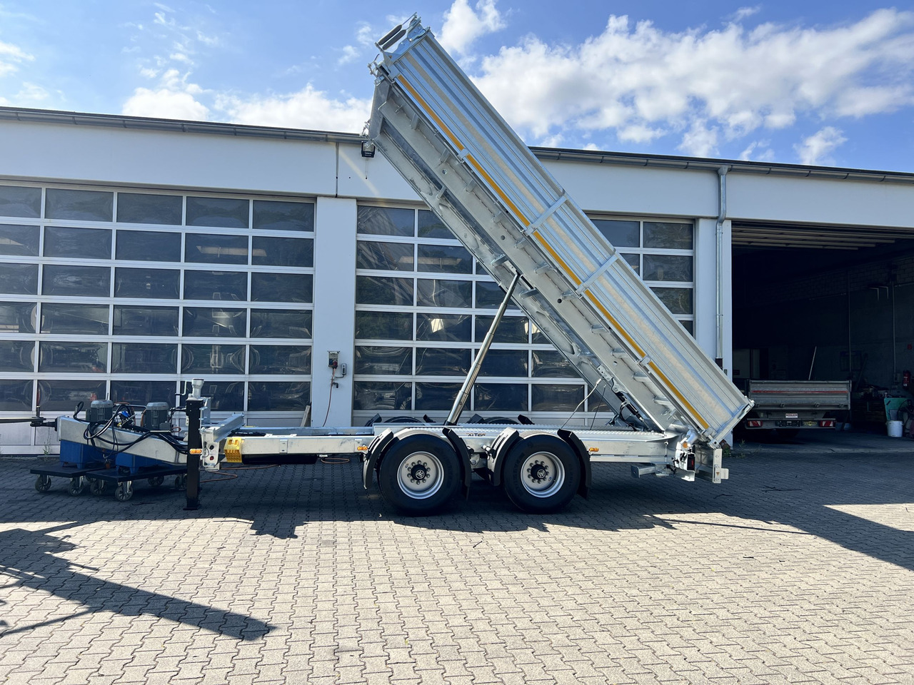 Möslein TTD 19 B neuer 19 t Tandemkipper- Tieflader hydraulischer Klappe - קרון נגרר עם מזהיר: תמונה 4 Möslein TTD 19 B neuer 19 t Tandemkipper- Tieflader hydraulischer Klappe - קרון נגרר עם מזהיר: תמונה 4