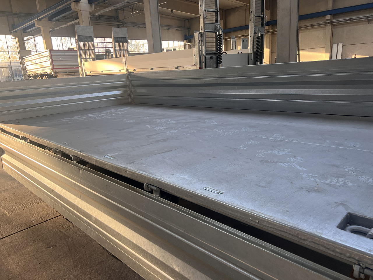 Möslein TTD 19 B neuer 19 t Tandemkipper- Tieflader - קרון נגרר עם מזהיר: תמונה 4 Möslein TTD 19 B neuer 19 t Tandemkipper- Tieflader - קרון נגרר עם מזהיר: תמונה 4