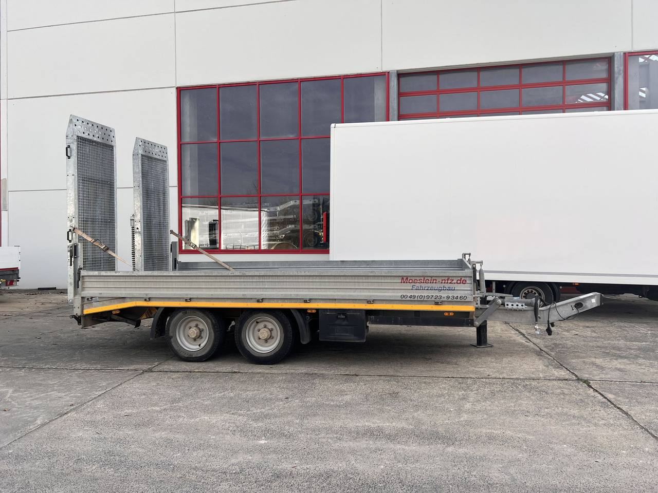 Möslein TTS 11 Schwebheim Tandemtieflader, Breite Rampen, Wenig Benutzt - קרון נגרר עם מטען נמוך: תמונה 1 Möslein TTS 11 Schwebheim Tandemtieflader, Breite Rampen, Wenig Benutzt - קרון נגרר עם מטען נמוך: תמונה 1