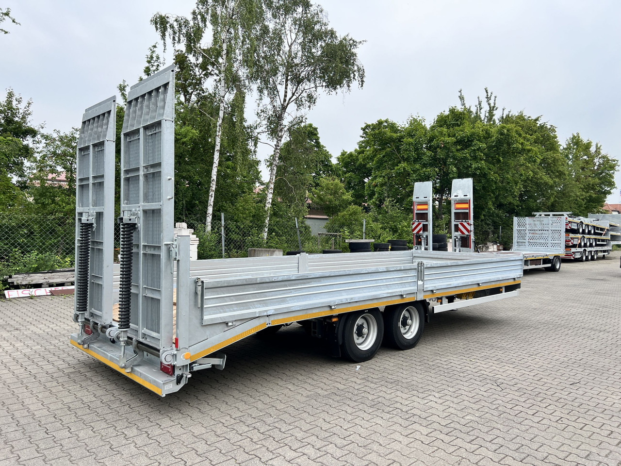 Möslein TTT 11- 7,28 BR Neuer Tandemtieflader, 7,28 m Ladefläche, breite Rampen - קרון נגרר עם מטען נמוך: תמונה 2 Möslein TTT 11- 7,28 BR Neuer Tandemtieflader, 7,28 m Ladefläche, breite Rampen - קרון נגרר עם מטען נמוך: תמונה 2