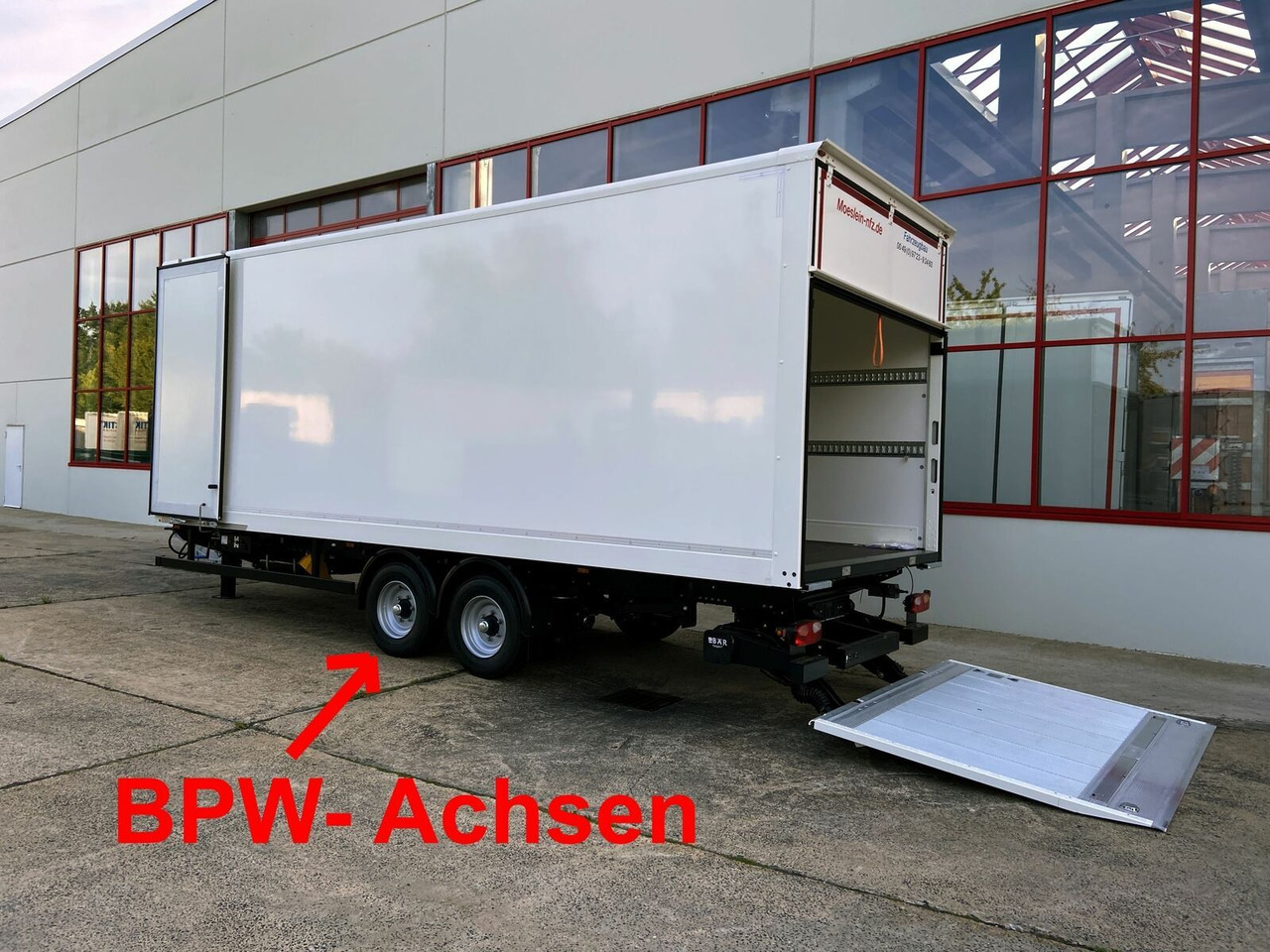 Möslein Tandem Koffer, Ladebordwand 1,5 t + Durchladbar - קרון נגרר בתיבה סגורה: תמונה 4 Möslein Tandem Koffer, Ladebordwand 1,5 t + Durchladbar - קרון נגרר בתיבה סגורה: תמונה 4