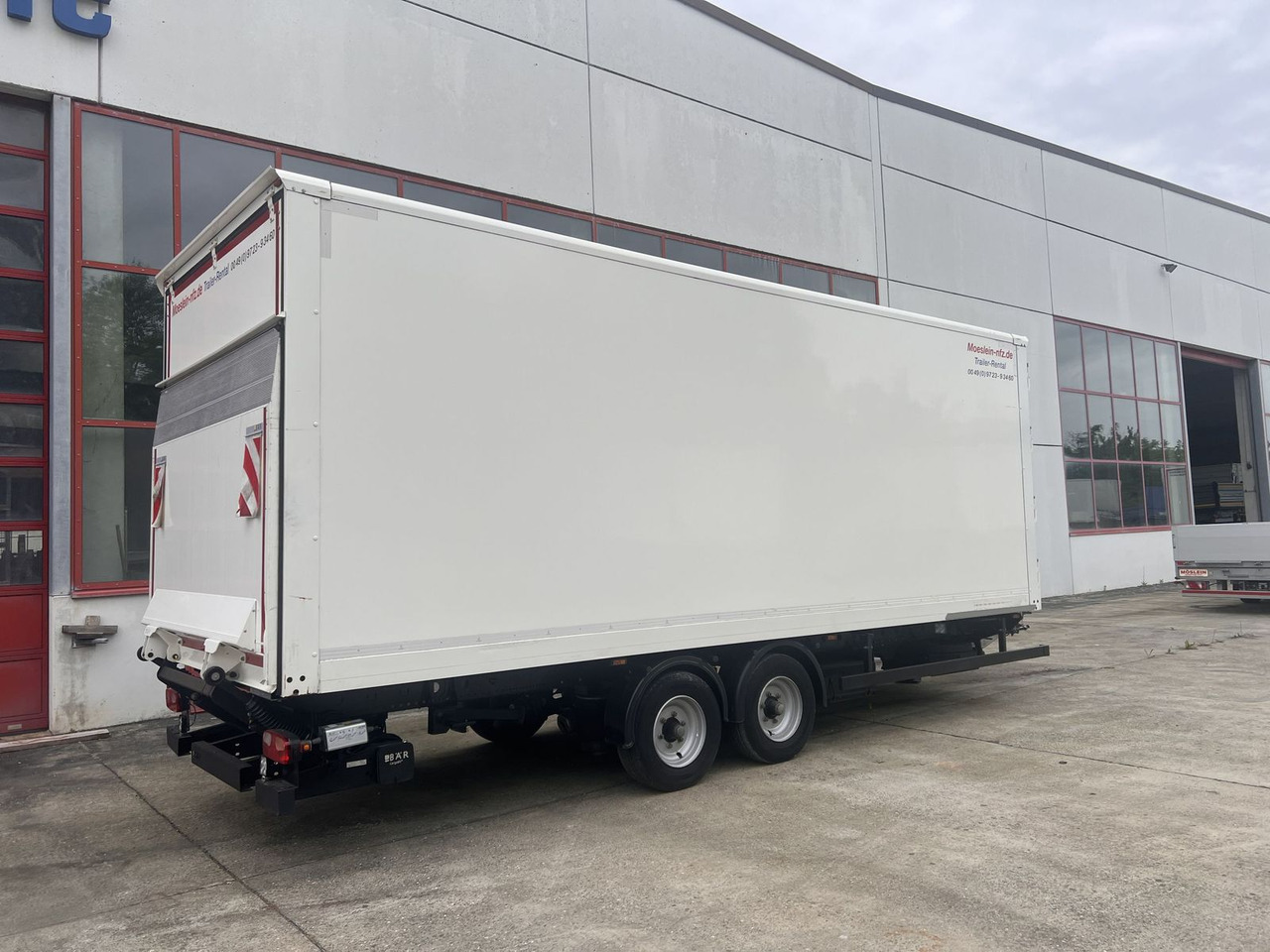 Möslein Tandem Koffer, Ladebordwand + Durchladbar - קרון נגרר בתיבה סגורה: תמונה 4 Möslein Tandem Koffer, Ladebordwand + Durchladbar - קרון נגרר בתיבה סגורה: תמונה 4