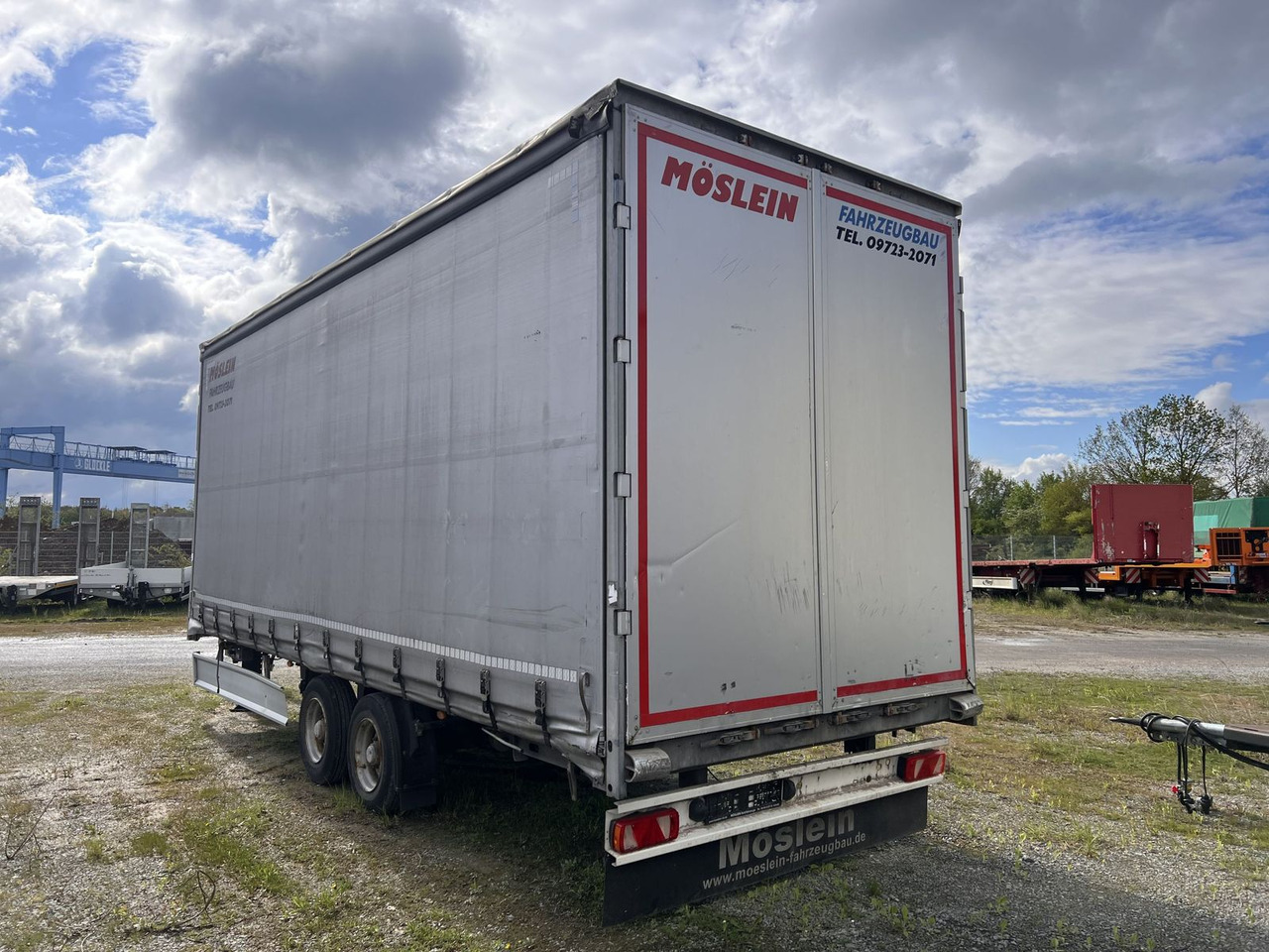 Möslein Tandem- Planenanhänger Durchladen - קרון נגרר עם וילונות צד: תמונה 5 Möslein Tandem- Planenanhänger Durchladen - קרון נגרר עם וילונות צד: תמונה 5