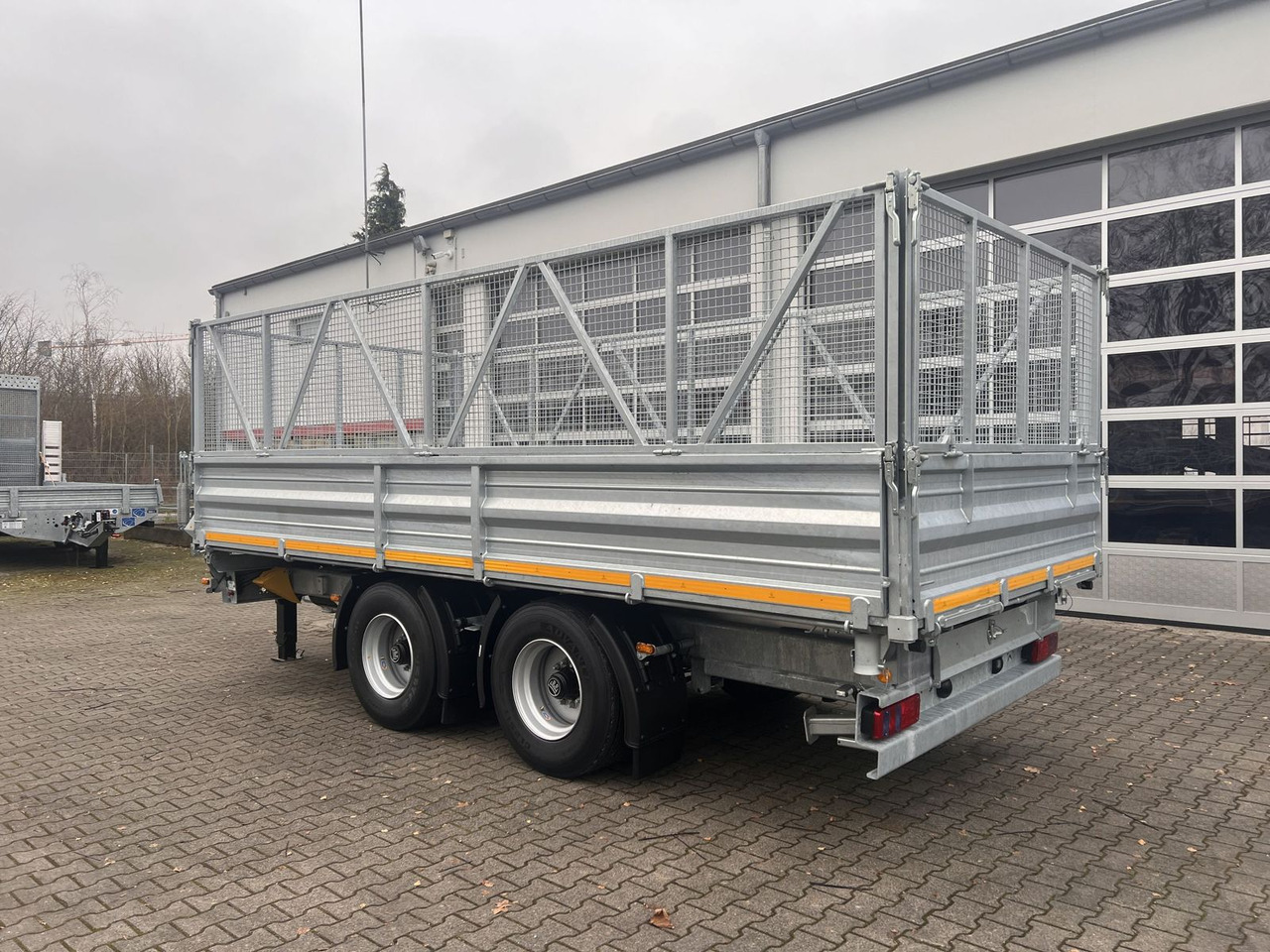 Möslein neuer 19 t Tandemkipper TiefladerGitteraufsatz - קרון נגרר עם מזהיר: תמונה 5 Möslein neuer 19 t Tandemkipper TiefladerGitteraufsatz - קרון נגרר עם מזהיר: תמונה 5