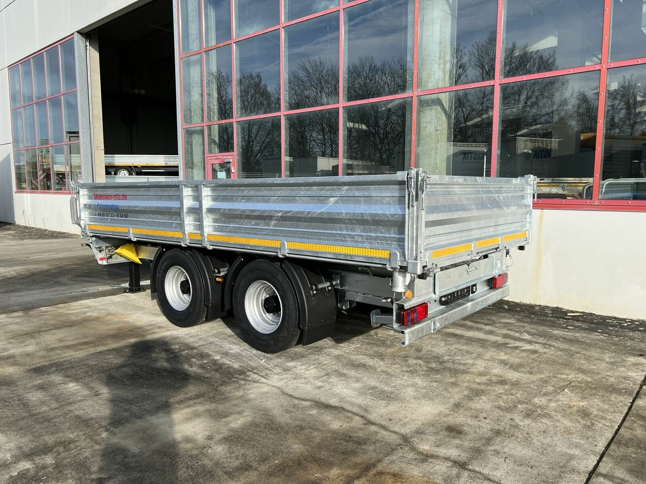 Möslein neuer 19 t Tandemkipper- Tieflader - קרון נגרר עם מזהיר: תמונה 2 Möslein neuer 19 t Tandemkipper- Tieflader - קרון נגרר עם מזהיר: תמונה 2