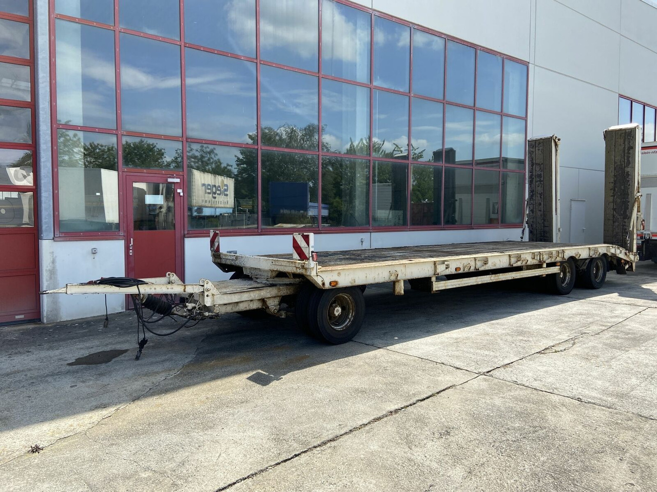 Müller-Mitteltal 3 Achs Tieflader 9,20 m Ladefläche - קרון נגרר עם מטען נמוך: תמונה 4 Müller-Mitteltal 3 Achs Tieflader 9,20 m Ladefläche - קרון נגרר עם מטען נמוך: תמונה 4