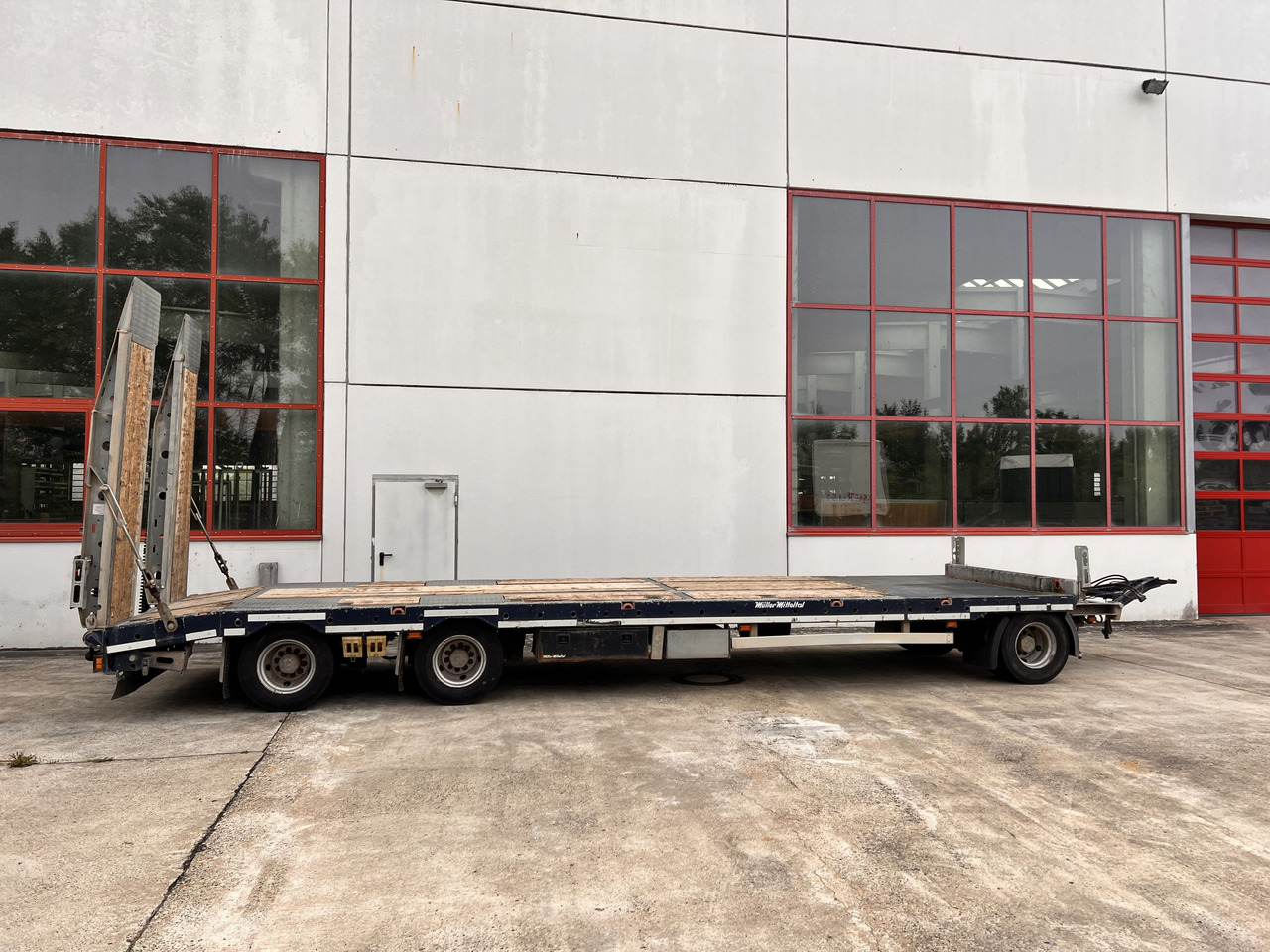 Müller Mitteltal D3 3 Achs Tieflader 9 m, Verzinkt, Wenig Benutzt - קרון נגרר עם מטען נמוך: תמונה 4 Müller Mitteltal D3 3 Achs Tieflader 9 m, Verzinkt, Wenig Benutzt - קרון נגרר עם מטען נמוך: תמונה 4