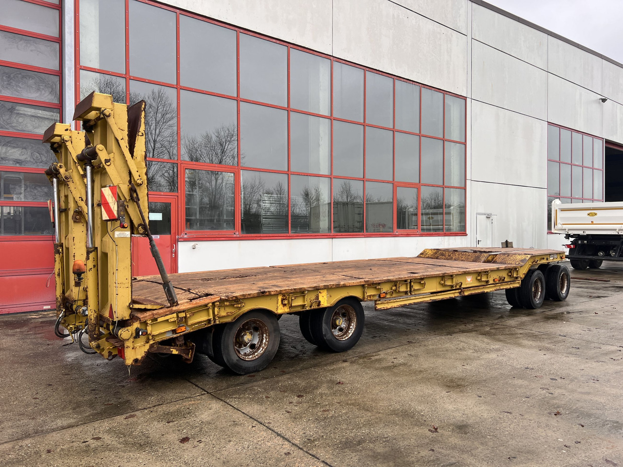 Müller Mitteltal T4 PROFI 40,0  4 Achs Tiefladeranhänger - קרון נגרר עם מטען נמוך: תמונה 2 Müller Mitteltal T4 PROFI 40,0  4 Achs Tiefladeranhänger - קרון נגרר עם מטען נמוך: תמונה 2