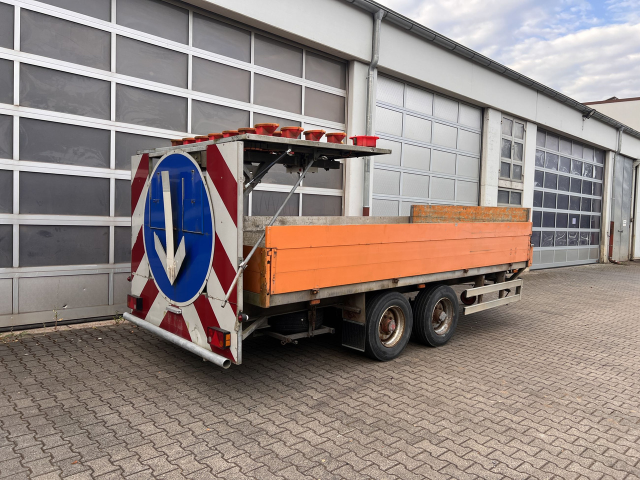 Schmitz Korbach SDAH Tandempritsche - קרון נגרר צד נופל/ שטוח: תמונה 3 Schmitz Korbach SDAH Tandempritsche - קרון נגרר צד נופל/ שטוח: תמונה 3