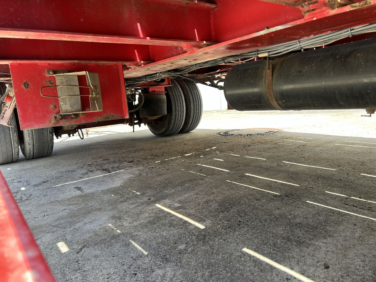 T3 3 Achs Tiefladeranhänger mit gerader Ladefläche - קרון נגרר עם מטען נמוך: תמונה 5 T3 3 Achs Tiefladeranhänger mit gerader Ladefläche - קרון נגרר עם מטען נמוך: תמונה 5