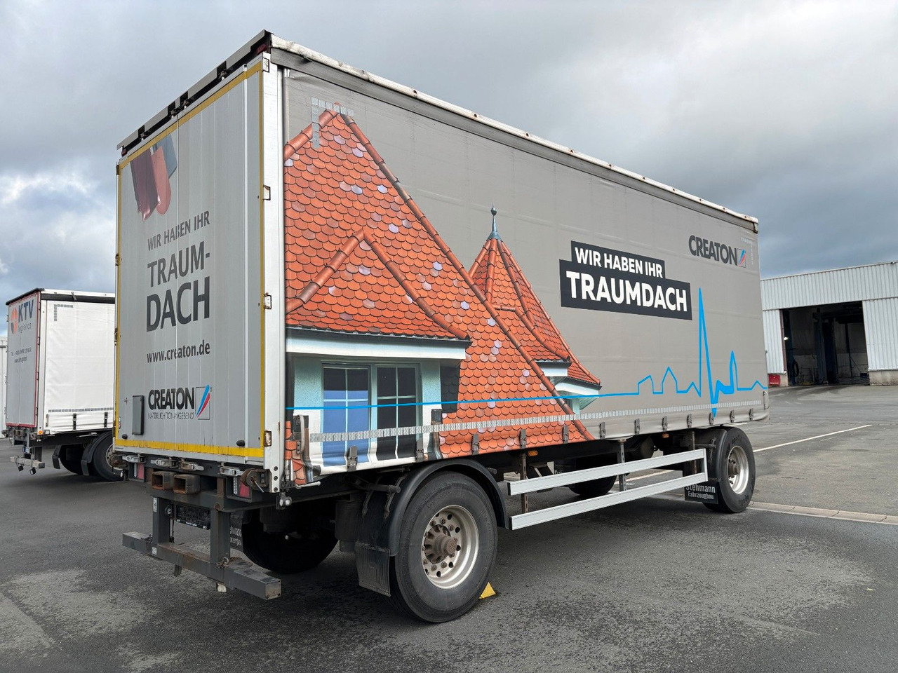 AZP18 Plane + Staplerhalterung - קרון נגרר עם וילונות צד: תמונה 4 AZP18 Plane + Staplerhalterung - קרון נגרר עם וילונות צד: תמונה 4