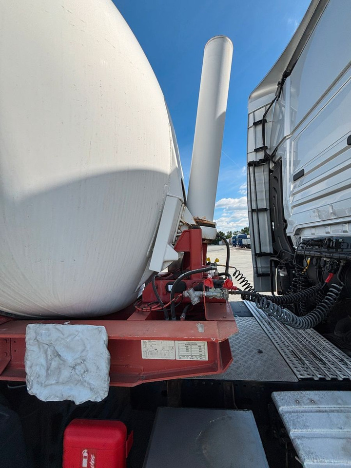 Feldbinder KIP 60.3 ADR E-Hydraulik - סמיטריילר Silo: תמונה 3 Feldbinder KIP 60.3 ADR E-Hydraulik - סמיטריילר Silo: תמונה 3