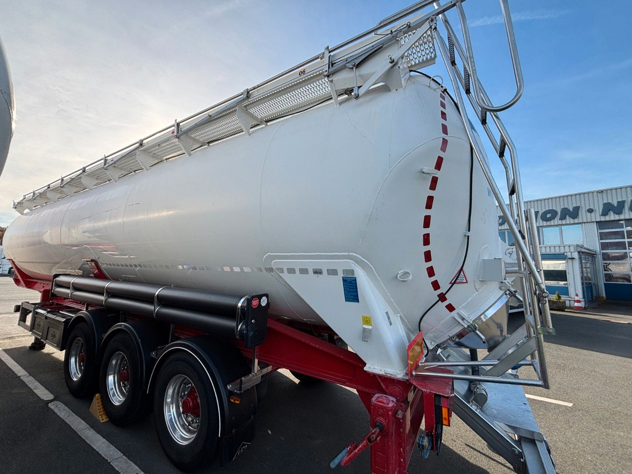 Feldbinder KIP 60.3 E-Hydraulik - סמיטריילר Silo: תמונה 3 Feldbinder KIP 60.3 E-Hydraulik - סמיטריילר Silo: תמונה 3