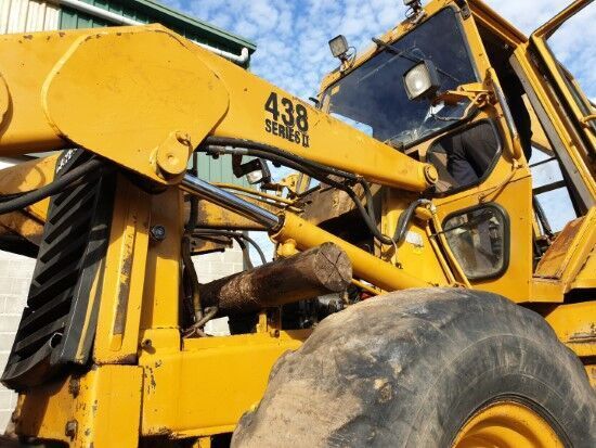 סרן וחלקים עבור מחפרון CATERPILLAR 438 SERIES II: תמונה 1