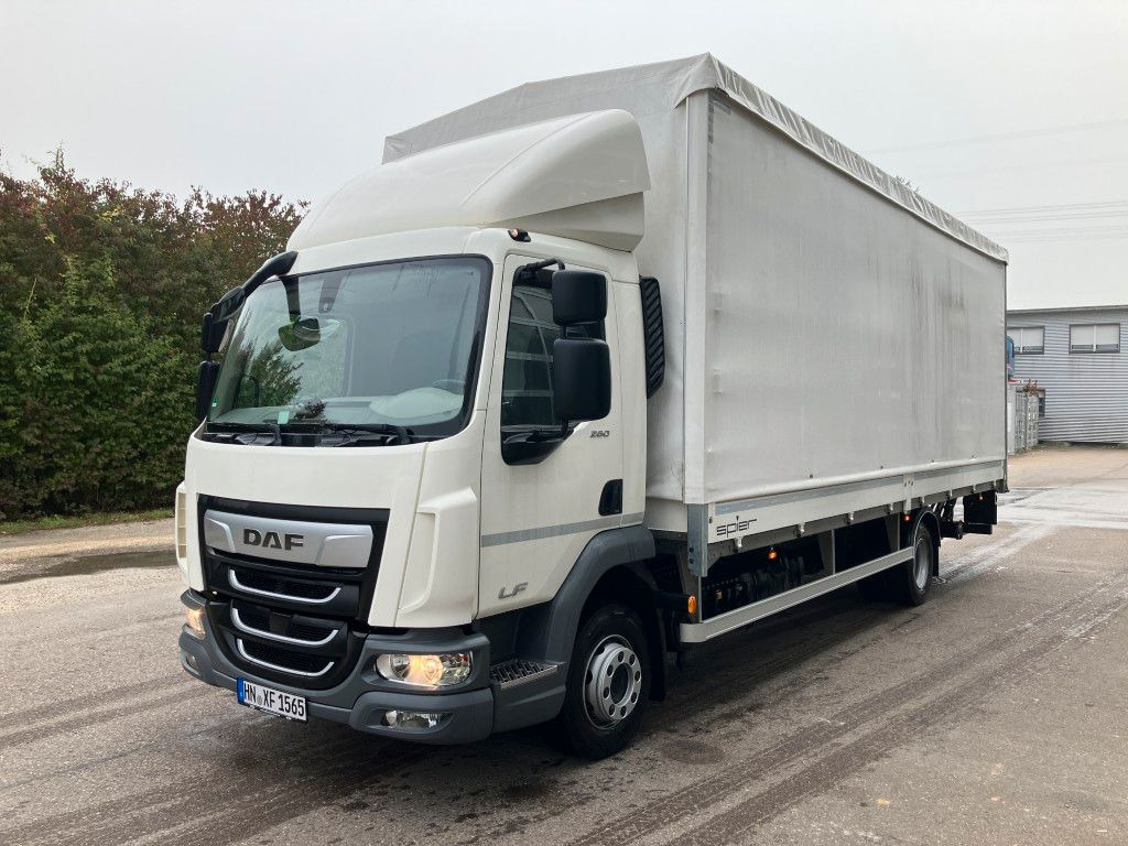 DAF FA LF 260 12t Spier Pritsche Plane LBW - משאית וילונות צד: תמונה 1 DAF FA LF 260 12t Spier Pritsche Plane LBW - משאית וילונות צד: תמונה 1
