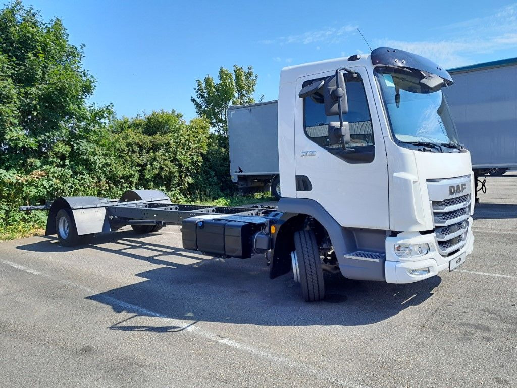 DAF FA XB 260 12t - משאית עם שלדת תא: תמונה 4 DAF FA XB 260 12t - משאית עם שלדת תא: תמונה 4