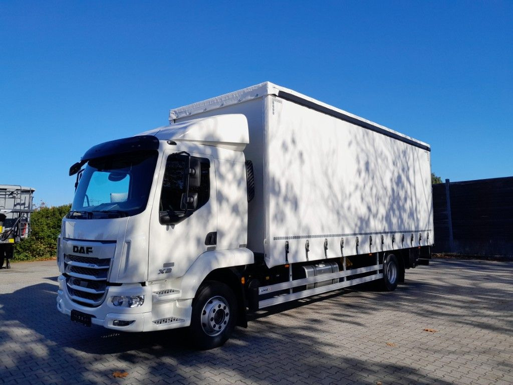 DAF FA XB 290 16t Junge Curtainside Bär LBW - משאית וילונות צד: תמונה 1 DAF FA XB 290 16t Junge Curtainside Bär LBW - משאית וילונות צד: תמונה 1