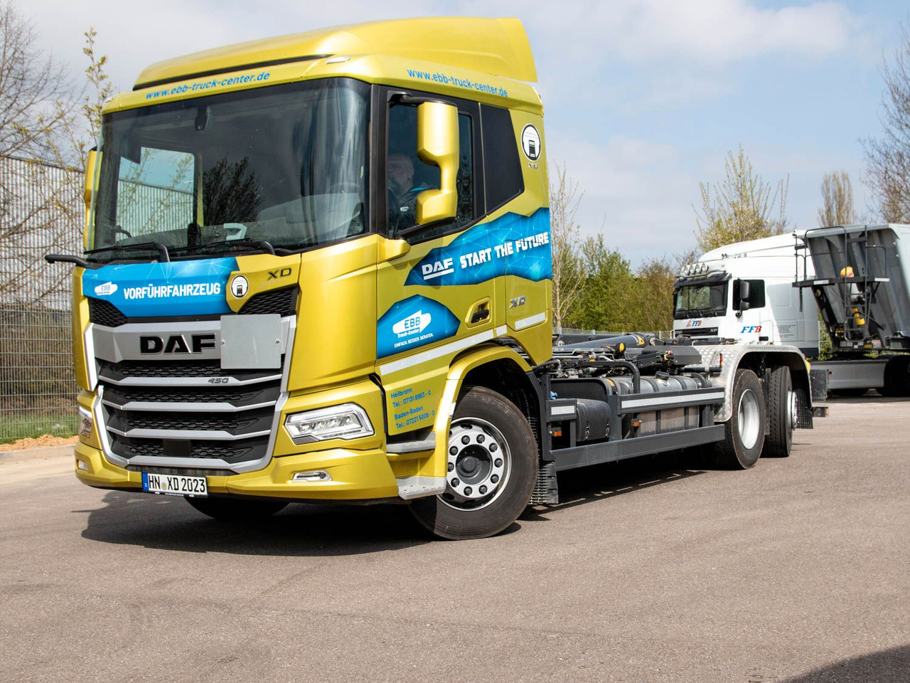 DAF FAN XD 450 SL Meiller Abrollkipper DAF FAN XD 450 SL Meiller Abrollkipper - משאית הרמת וו: תמונה 1 DAF FAN XD 450 SL Meiller Abrollkipper DAF FAN XD 450 SL Meiller Abrollkipper - משאית הרמת וו: תמונה 1