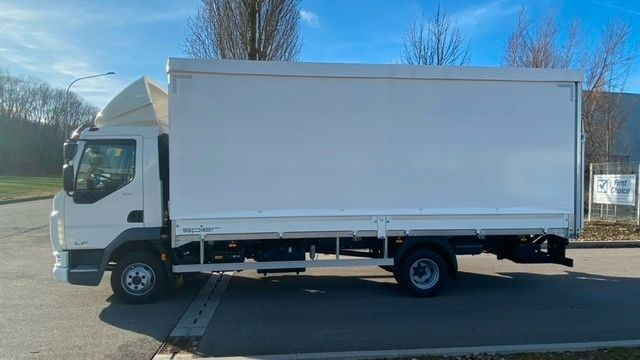 DAF LF 210 8t Pritsche-Plane LBW Tageszulassung DAF FA LF 210 08t Spier Pritsche-Plane - משאית וילונות צד: תמונה 3 DAF LF 210 8t Pritsche-Plane LBW Tageszulassung DAF FA LF 210 08t Spier Pritsche-Plane - משאית וילונות צד: תמונה 3
