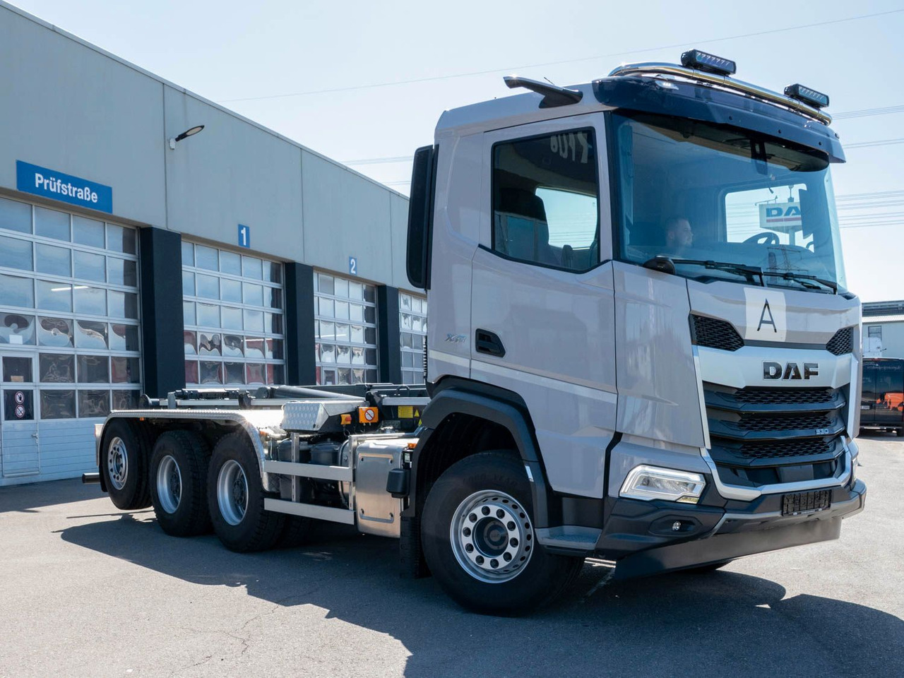 DAF XF 530 FAW mit VDL Abrollkipper DAF XF 530 FAW mit VDL Abrollkipper - משאית הרמת וו: תמונה 2 DAF XF 530 FAW mit VDL Abrollkipper DAF XF 530 FAW mit VDL Abrollkipper - משאית הרמת וו: תמונה 2