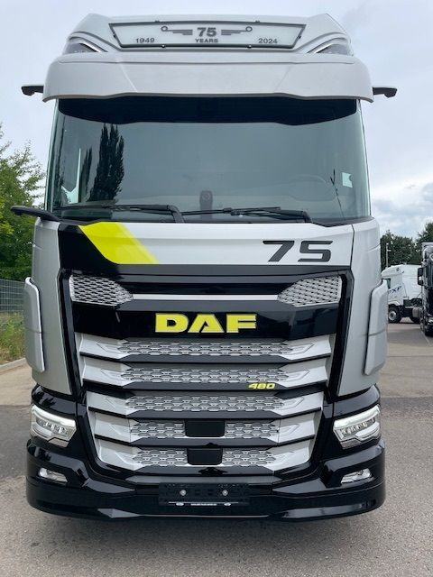 DAF XG+ 480 FT 75 Jahre DAF Edition "Limitiert" DAF XG+ 480 FT 75 Jahre DAF Edition - יחידת טרקטור: תמונה 4 DAF XG+ 480 FT 75 Jahre DAF Edition "Limitiert" DAF XG+ 480 FT 75 Jahre DAF Edition - יחידת טרקטור: תמונה 4