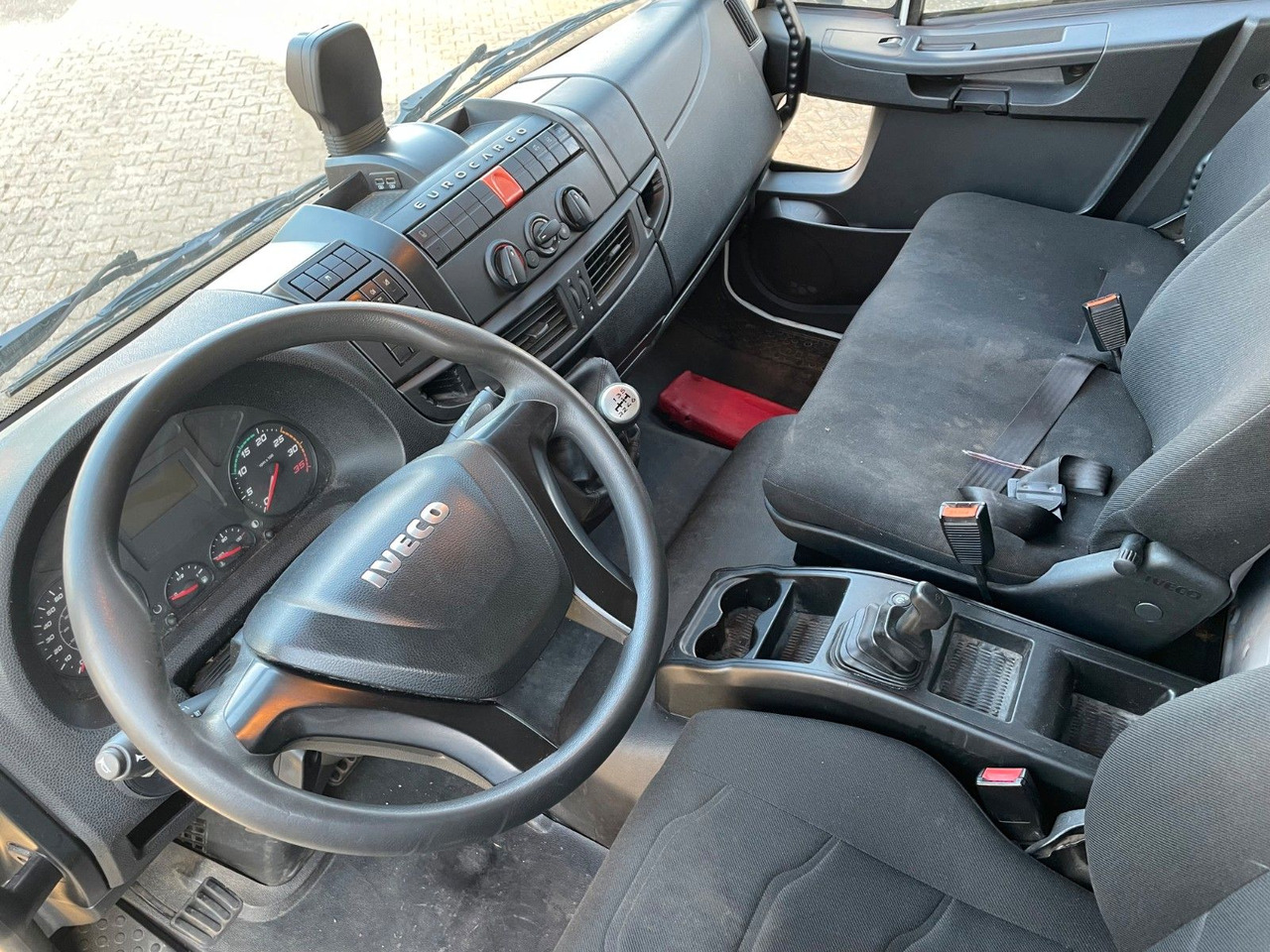 Iveco Eurocargo 75-190 - כלי רכב מסחרי עם תיבה: תמונה 4 Iveco Eurocargo 75-190 - כלי רכב מסחרי עם תיבה: תמונה 4