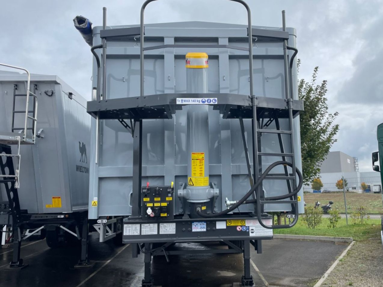 Stas AgroStar 56,1 cbm Stas AgroStar 56,1 cbm - סמיטריילר עם מזהיר: תמונה 4 Stas AgroStar 56,1 cbm Stas AgroStar 56,1 cbm - סמיטריילר עם מזהיר: תמונה 4