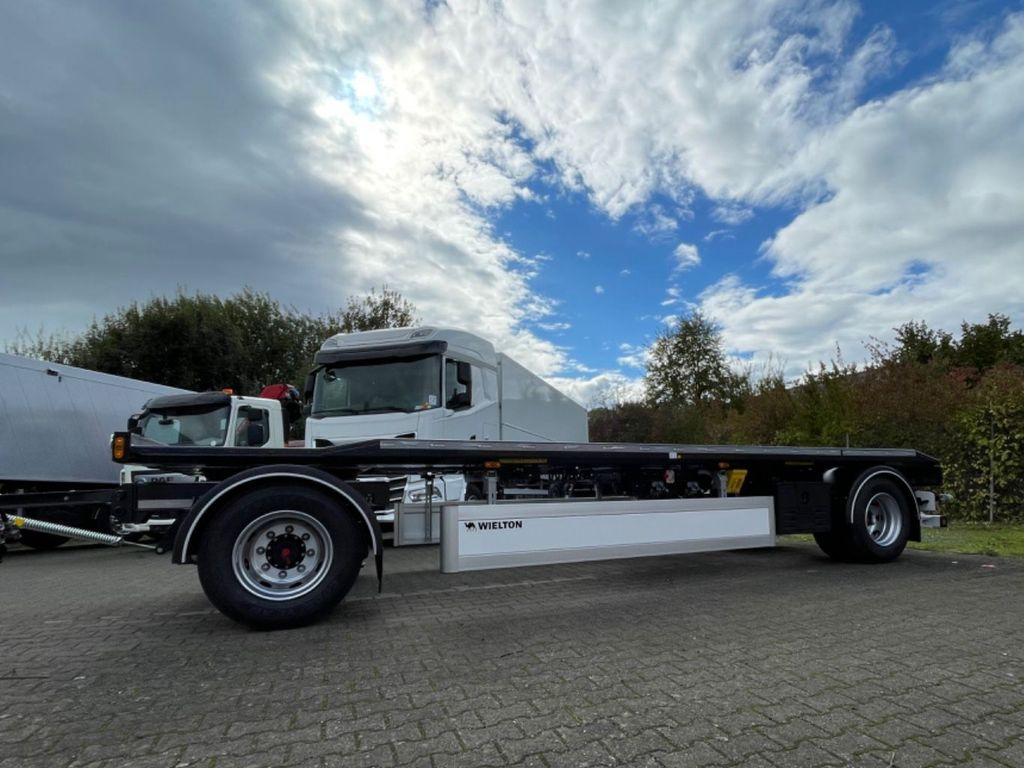 Wielton 2-Achs Außenroller-Abrollanhänger Wielton 2-Achs Außenroller-Abrollanhänger - קרון נגרר מתגלגל/ מדלג: תמונה 2 Wielton 2-Achs Außenroller-Abrollanhänger Wielton 2-Achs Außenroller-Abrollanhänger - קרון נגרר מתגלגל/ מדלג: תמונה 2