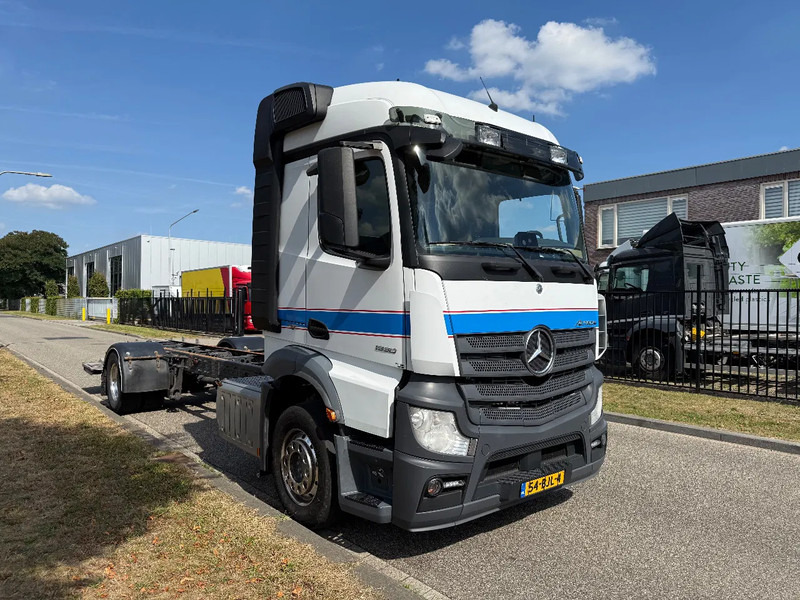 Mercedes-Benz Actros 1930 2017 only 414.000 km - משאית עם שלדת תא: תמונה 2 Mercedes-Benz Actros 1930 2017 only 414.000 km - משאית עם שלדת תא: תמונה 2