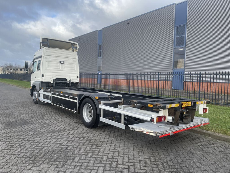 Mercedes-Benz Axor 1829 - מוביל מכולות/ משאית החלפת גוף: תמונה 4 Mercedes-Benz Axor 1829 - מוביל מכולות/ משאית החלפת גוף: תמונה 4