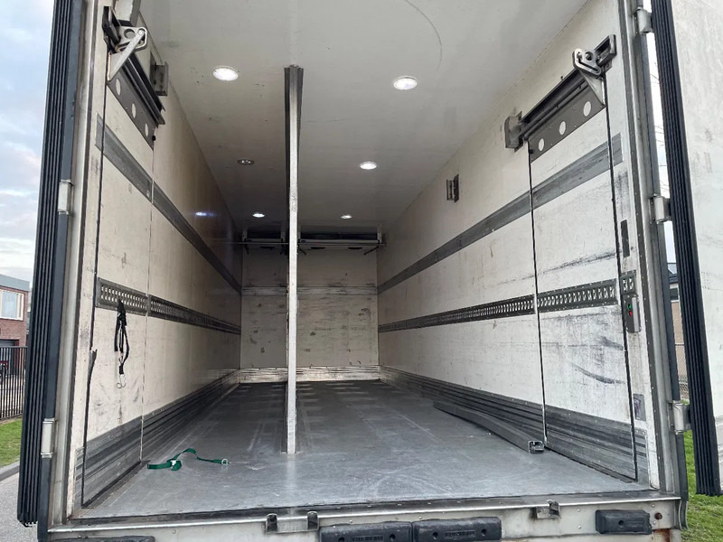 Renault Midlum 270 2010 chereau + carrier - משאית קירור: תמונה 4 Renault Midlum 270 2010 chereau + carrier - משאית קירור: תמונה 4