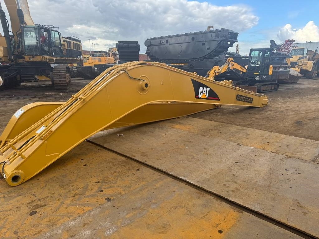 CAT 320 GC LONG REACH BOOM 15M - מחפר: תמונה 2 CAT 320 GC LONG REACH BOOM 15M - מחפר: תמונה 2